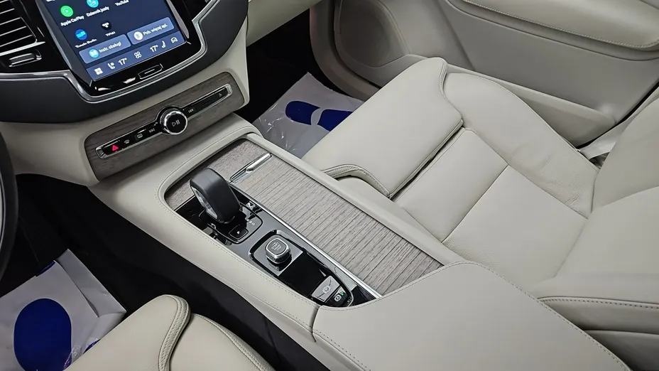 VOLVO XC90 -