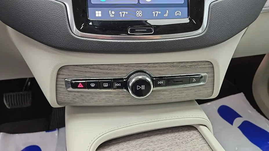VOLVO XC90 -