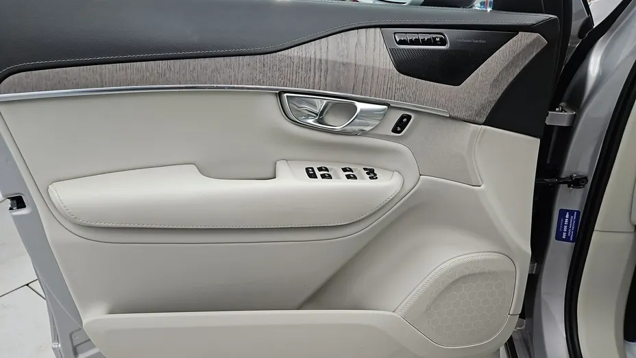 VOLVO XC90 -