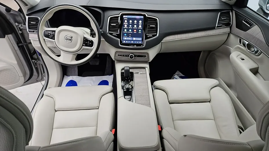 VOLVO XC90 -