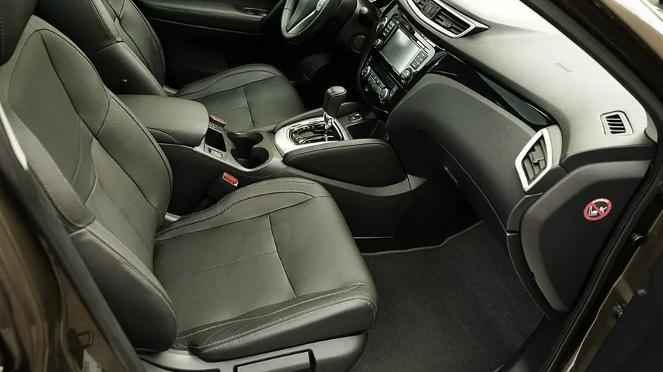 NISSAN Qashqai -