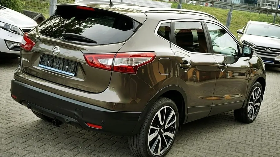 NISSAN Qashqai -