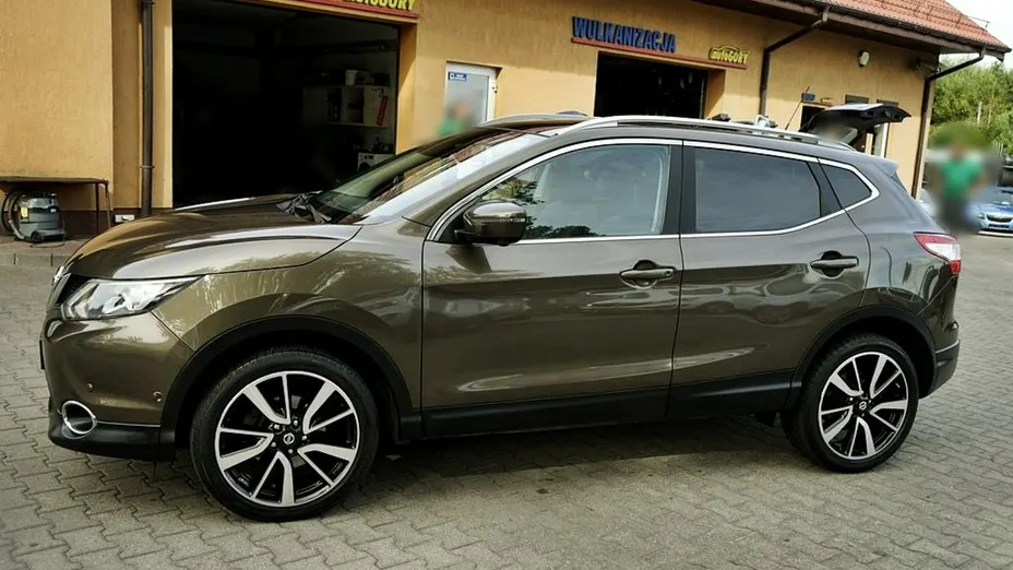 NISSAN Qashqai -