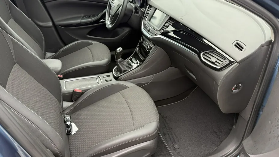 OPEL Astra -