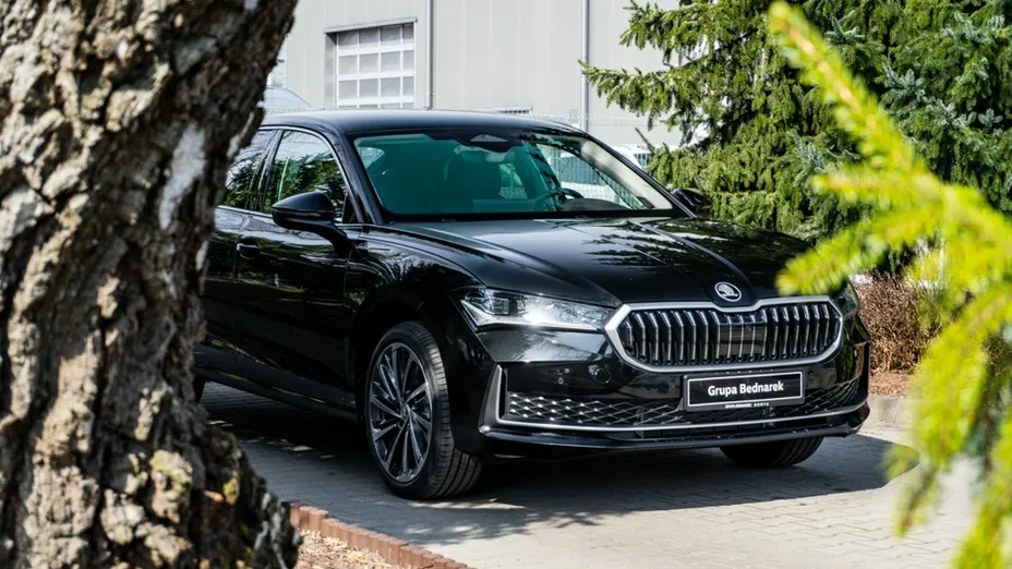 SKODA Superb -