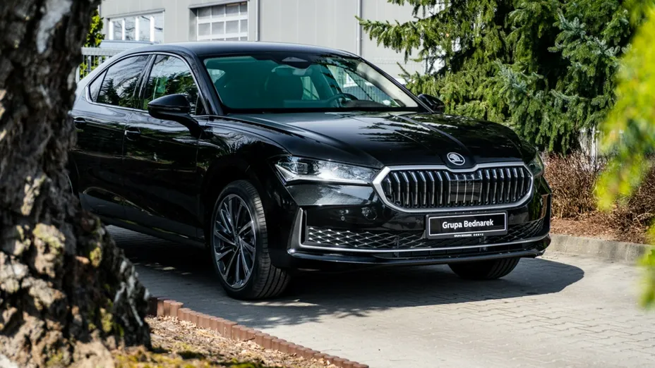 SKODA Superb -