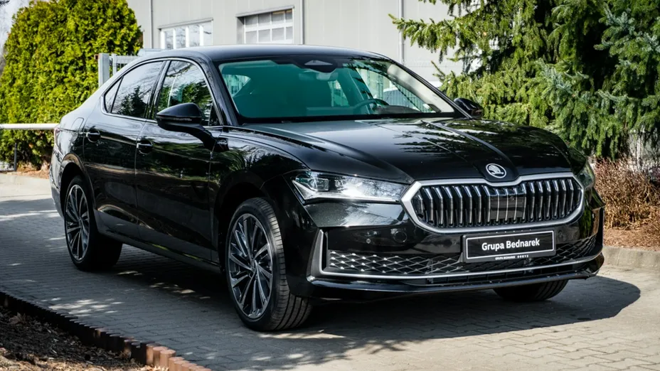 SKODA Superb -