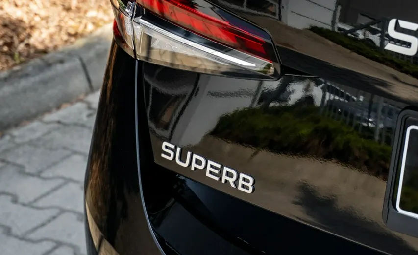 SKODA Superb -