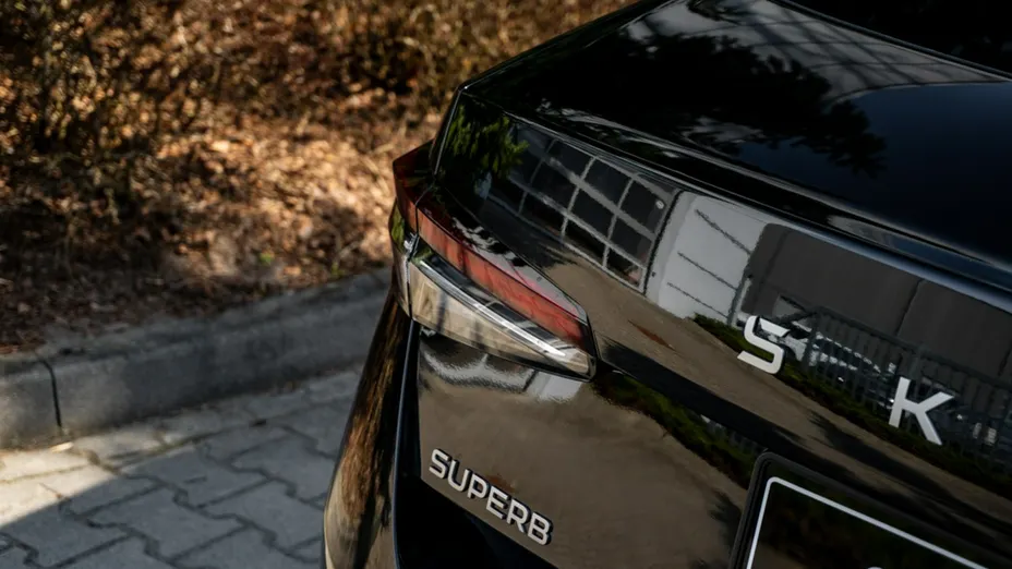 SKODA Superb -
