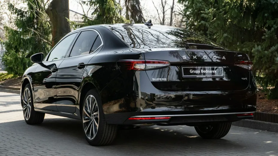 SKODA Superb -