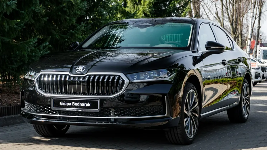 SKODA Superb -