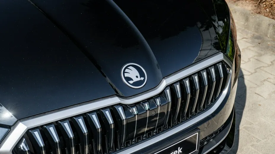 SKODA Superb -