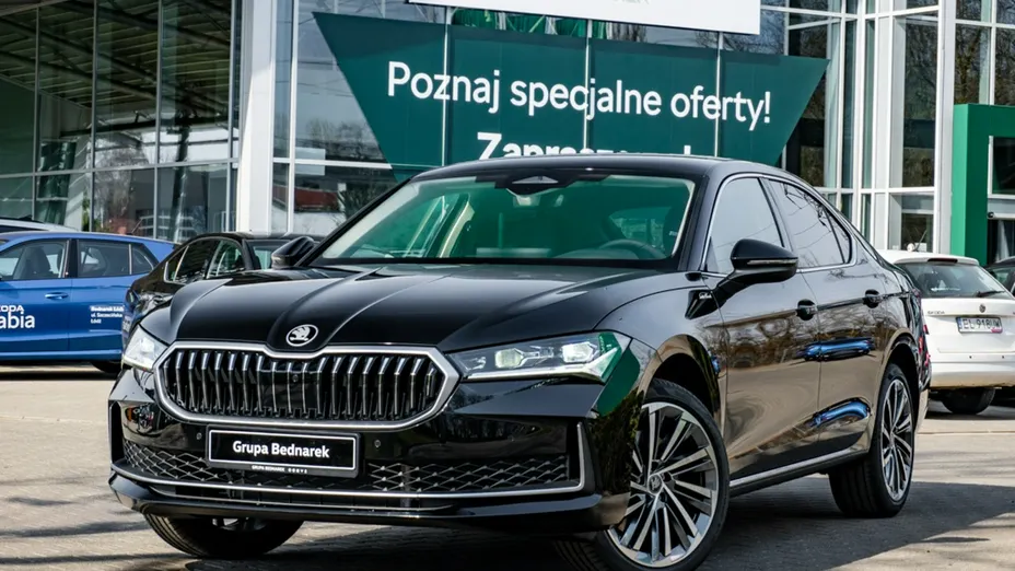 SKODA Superb -