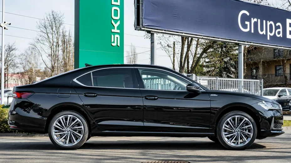 SKODA Superb -