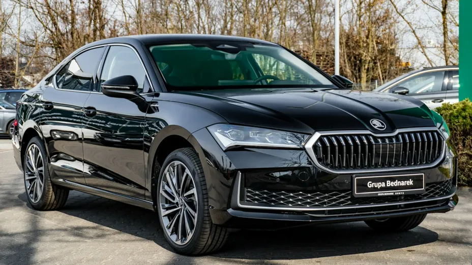 SKODA Superb -