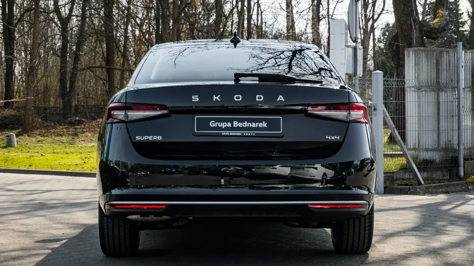 SKODA Superb -