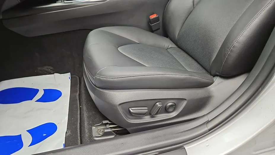TOYOTA Camry -