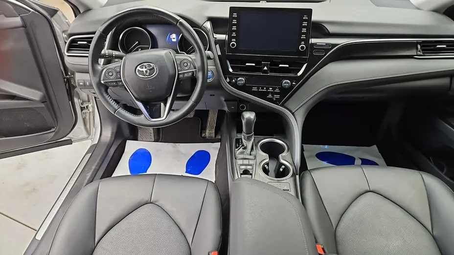TOYOTA Camry -