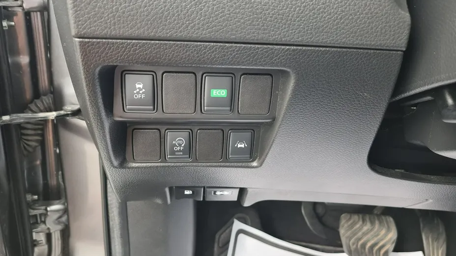 NISSAN Qashqai -