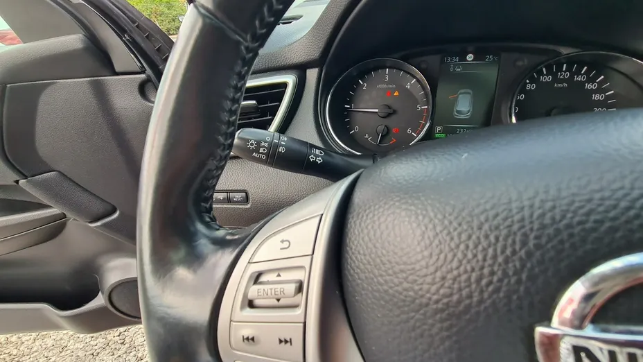 NISSAN Qashqai -