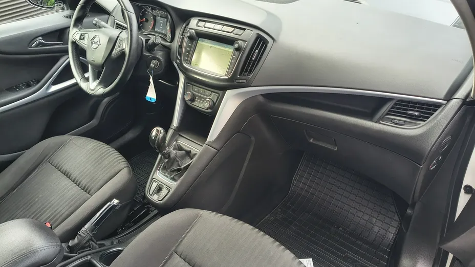 OPEL Zafira -