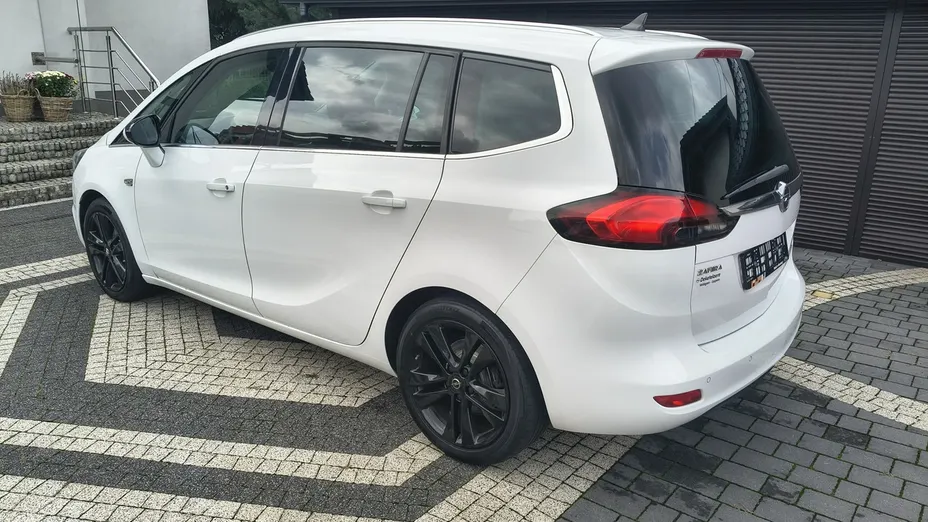 OPEL Zafira -