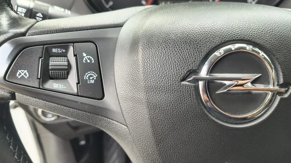 OPEL Zafira -