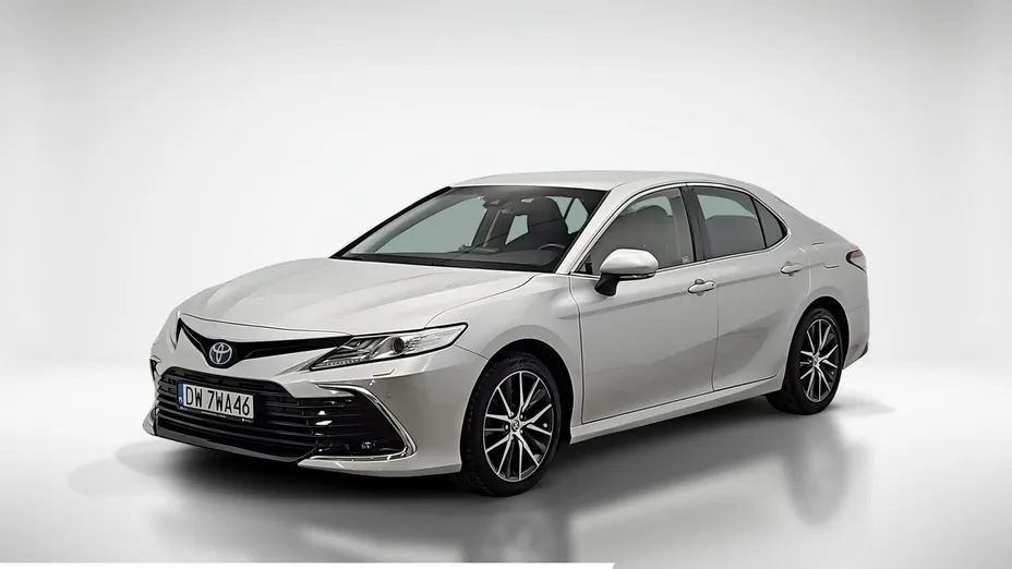 TOYOTA Camry -