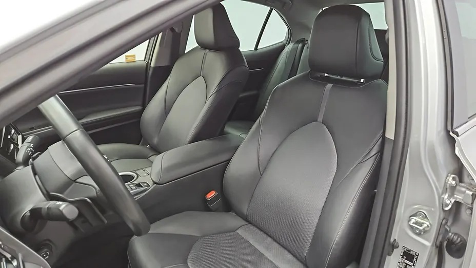 TOYOTA Camry -