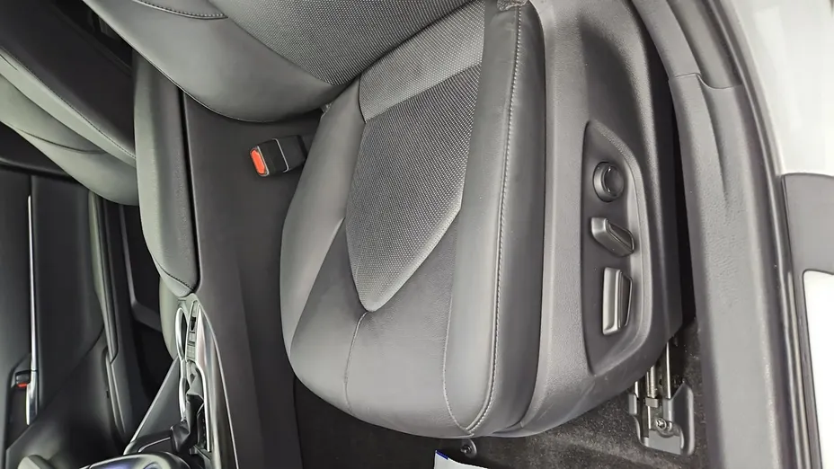TOYOTA Camry -