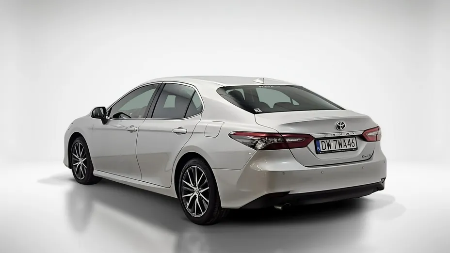 TOYOTA Camry -