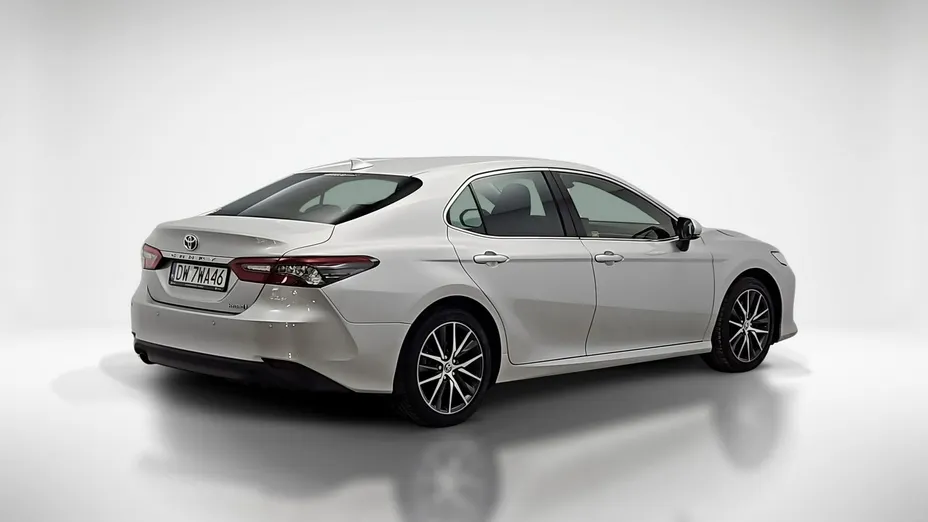 TOYOTA Camry -