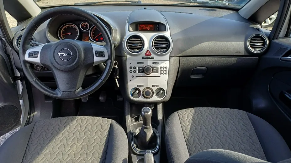 OPEL Corsa -