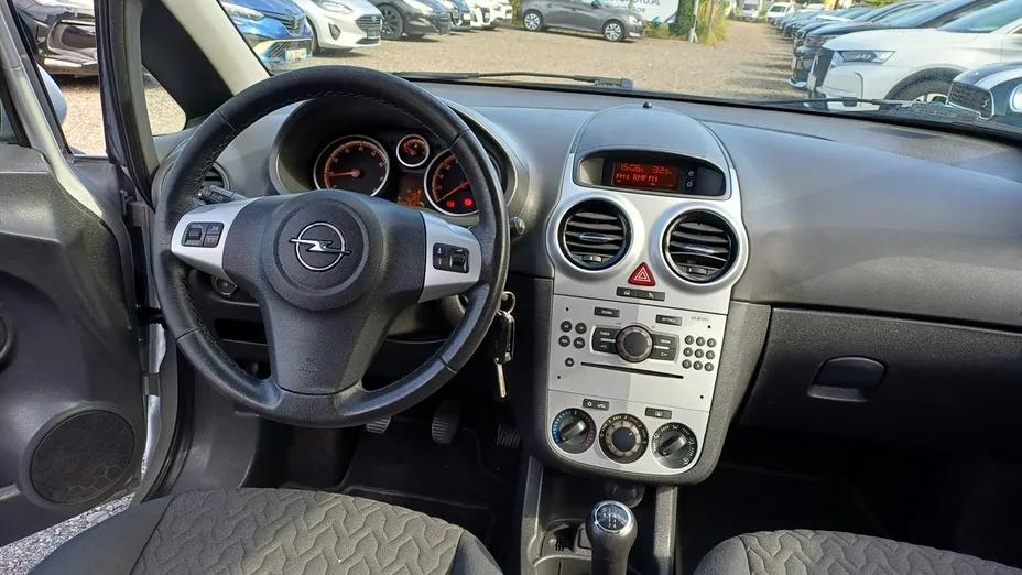 OPEL Corsa -