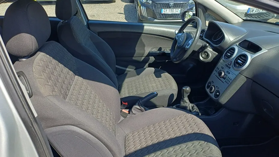 OPEL Corsa -