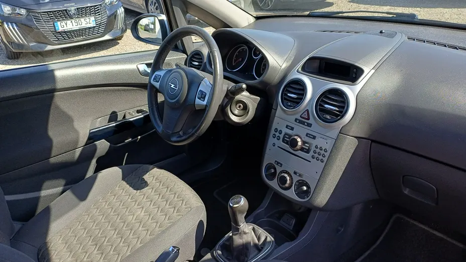 OPEL Corsa -