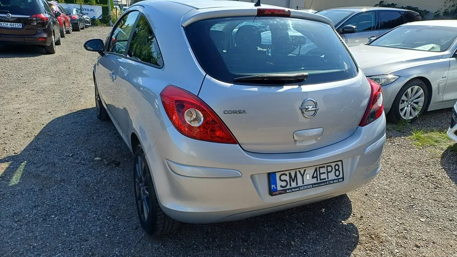 OPEL Corsa -
