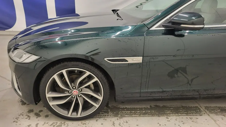 JAGUAR XF -