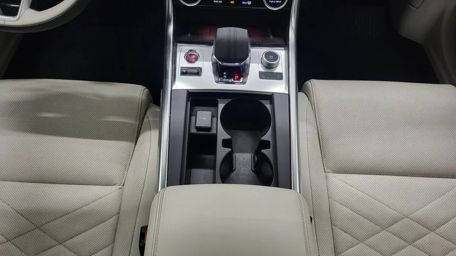 JAGUAR XF -