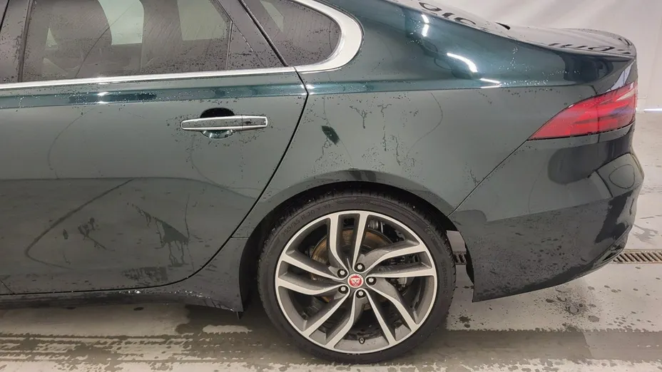 JAGUAR XF -