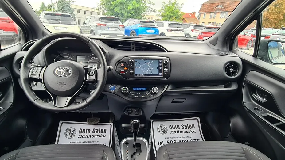 TOYOTA Yaris -