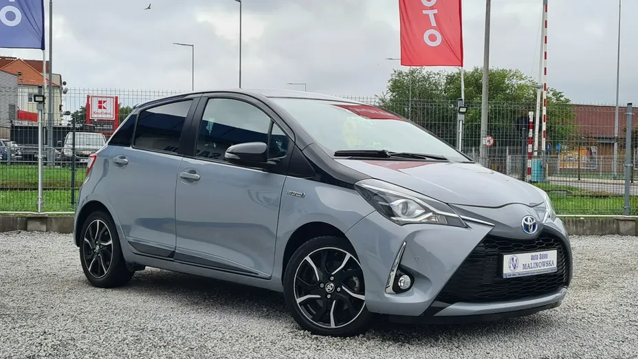 TOYOTA Yaris -