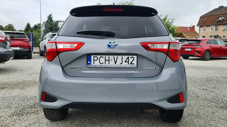 TOYOTA Yaris -