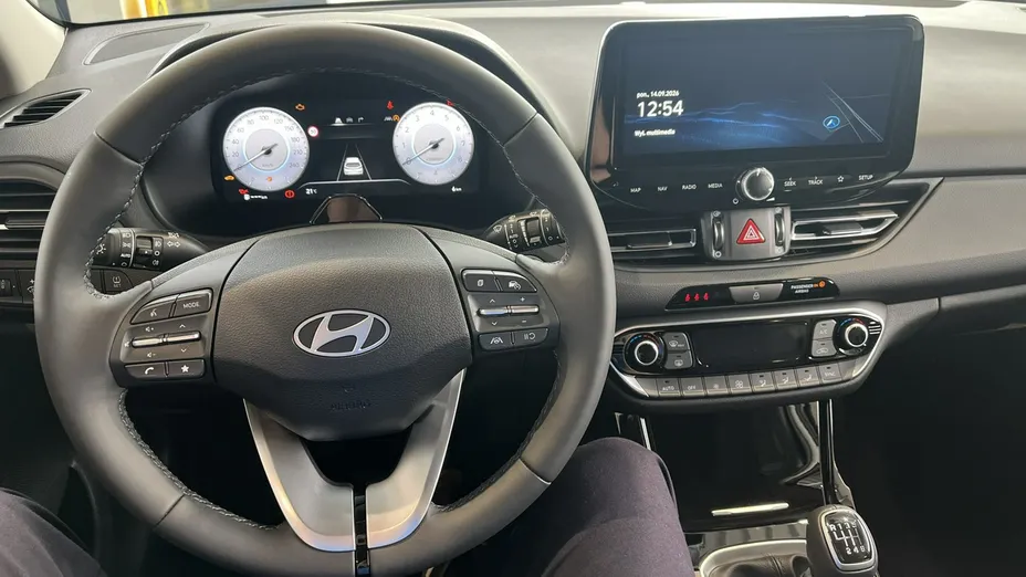HYUNDAI i30 -