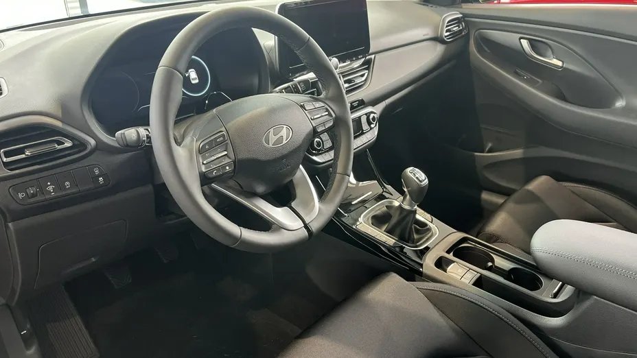 HYUNDAI i30 -