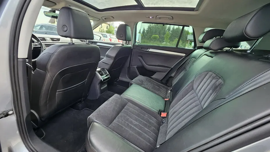 SKODA Superb -
