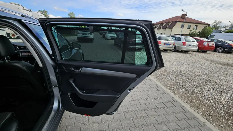 SKODA Superb -