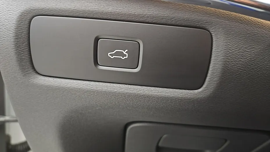 VOLVO V90 -