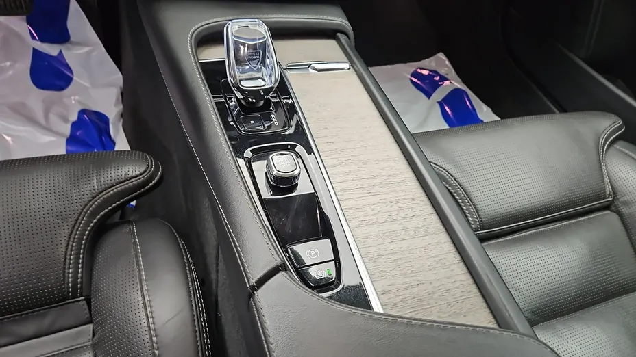 VOLVO V90 -