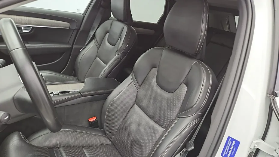 VOLVO V90 -